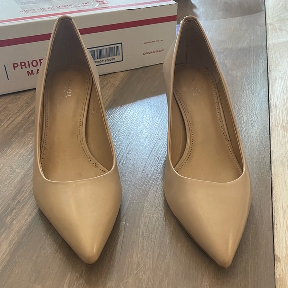 Michael Kors Beige Heels - Picture 10 of 14
